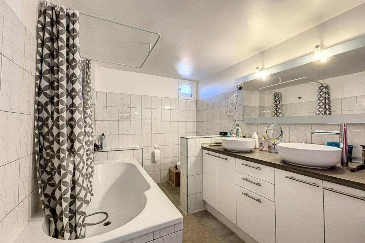Maisonnette De Plage Sur Les Toits Appart 1 Chambre 1 Mezzanine Avec Vue Le Grau-du-Roi Luaran gambar
